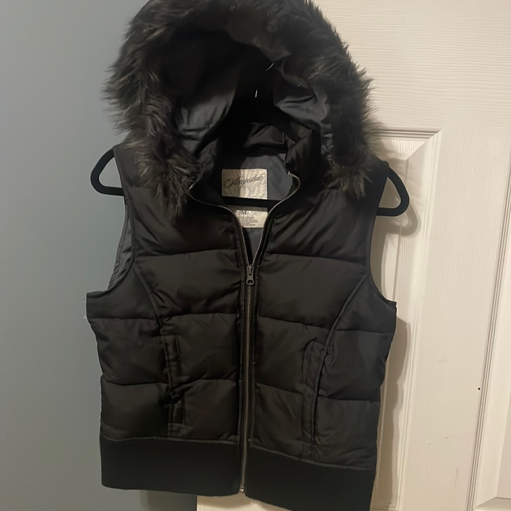 AéRopostale black puffer vest jacket with hood